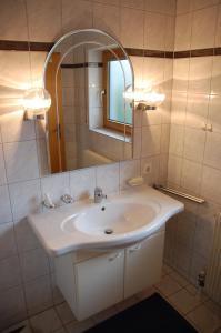 Koupelna v ubytování Garteneckchen + 16 fotografií
