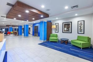 Vstupní hala nebo recepce v ubytování Holiday Inn Express Port Lavaca by IHG + 35 fotografií