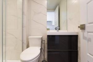Gallery image of Wonderful Studio in Little Italy with full bath by Den Stays in Montréal