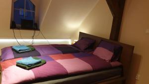 Posteľ alebo postele v izbe v ubytovaní Apartamenty Hetmańska - 24h Shop