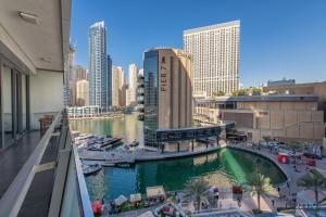 Gallery image of Neat 2BR at Silverine Tower Dubai Marina by Deluxe Holiday Homes in Dubai