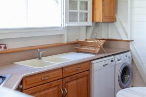Una cocina o kitchenette en Villa Vue Sauvage
