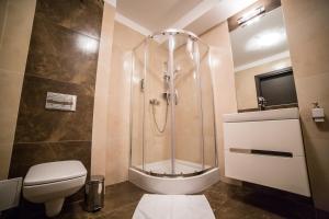 Łazienka w obiekcie Hotel Avangarda