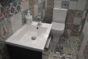 A bathroom at Casa Rural Mansion Adela con Piscina y Jacuzzi