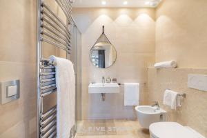 Ванная комната в Villa Artemys - Five Stars Holiday House