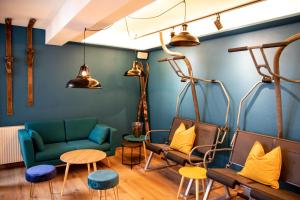 Zona d'estar a Roomie Alps Design Hostel