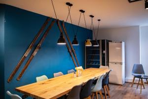 Cuina o zona de cuina de Roomie Alps Design Hostel