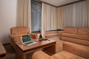 Ruang duduk di Hotel Kras