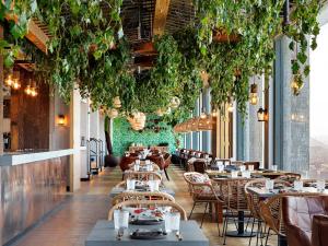 Restaurace v ubytování Treehouse Hotel London