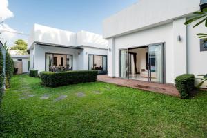Κήπος έξω από το The Harmony Pool Villa Phuket