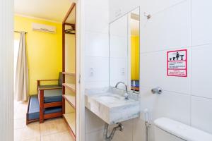 Ένα μπάνιο στο Chales Agua Marinha +35 φωτογραφίες