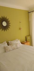 Vue mer exceptionnelle entre Nice et Monaco客房内的一张或多张床位