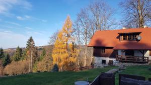 Κήπος έξω από το ŻŁOBINA Apartament