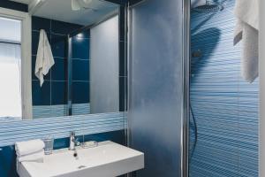 A bathroom at La Suite al Vaticano
