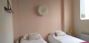 Vue mer exceptionnelle entre Nice et Monaco客房内的一张或多张床位