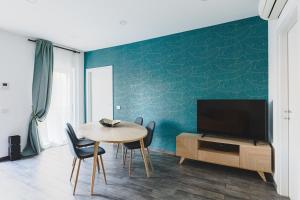 A television and/or entertainment centre at La Suite al Vaticano
