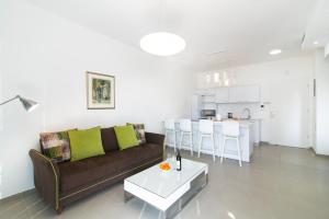 Hilton Bay apartment with the shelter