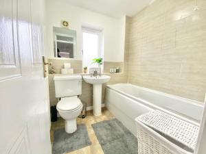 Koupelna v ubytování Convenient Manchester city centre 3BD with free parking + 23 fotografií