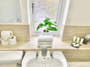 Koupelna v ubytování Convenient Manchester city centre 3BD with free parking