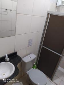 Bathroom sa Hostel Lençóis Park