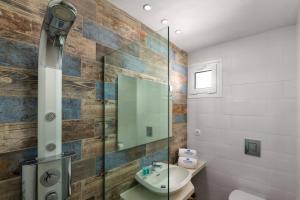 Koupelna v ubytování Pefkos View Suites & Maisonette
