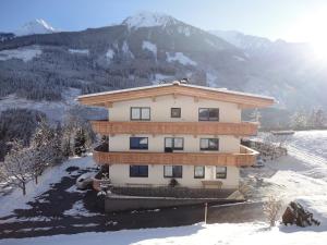 Nespecifikovaný výhled na hory nebo výhled na hory při pohledu z apartmánu