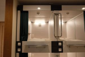 Koupelna v ubytování 大田市ゲストハウス 雪見院 Guesthouse Yukimi-inn