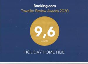 un volantino per una casa vacanze con cerchio giallo di Holiday Home Filie a Andernos-les-Bains