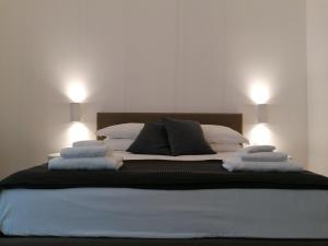 A bed or beds in a room at Chiaralice