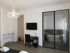 A bed or beds in a room at Chiaralice