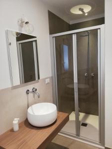 A bathroom at Chiaralice