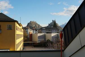 Ein allgemeiner Bergblick oder ein Berglick von des Bed & Breakfasts aus