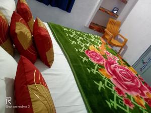 Khajuraho Dreams Homestayにあるベッド