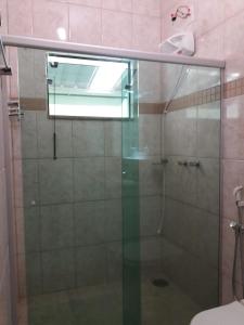 Ένα μπάνιο στο Hostel Home Passos