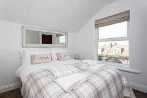 Luxury Granada Apartments near Southsea Beach