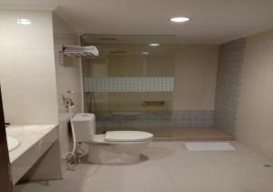 Koupelna v ubytování GiiA Sanno Hotel Pluit
