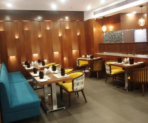 Hotel Shagun Chandigarh Zirakpur的休息区
