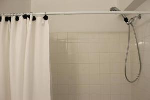Vannituba majutusasutuses Memory Lane Guest Suite