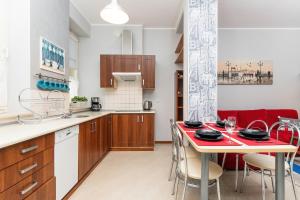 Gallery image of Apartments Old Town Ogarna 107 by Renters in Gdańsk