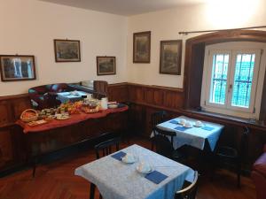 Posedenie v ubytovaní Albergo Trieste