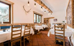 Restaurace v ubytování Hotel Pinzgauerhof - Inclusive Evening Dinner and Joker Card in summer