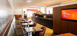 Restoranas ar kita vieta pavalgyti apgyvendinimo įstaigoje Bastion Hotel Den Haag Rijswijk