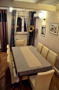 Posedenie v ubytovaní Apartamenty Pałacowe