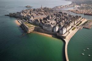 Afbeelding uit fotogalerij van Au Mont Pour Deux in Pontorson