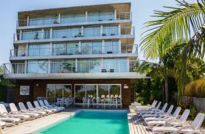 Bazén v ubytování Costa Colonia - Riverside Boutique Hotel nebo v jeho okolí