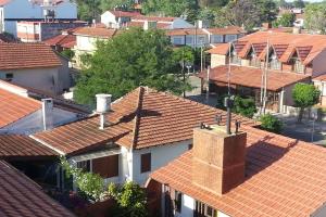 vistas a los tejados de las casas de una ciudad en ZEN BEACH en Santa Teresita