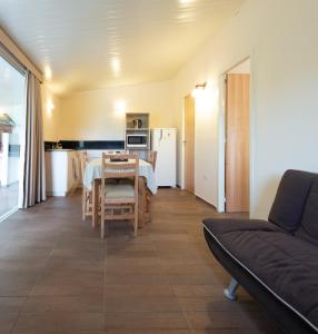 Kuchyň nebo kuchyňský kout v ubytování Vista Alegre Natural Resort - Bungalows