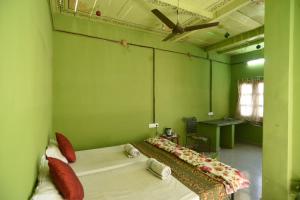 Letto o letti in una camera di Sneh Deep Guest House