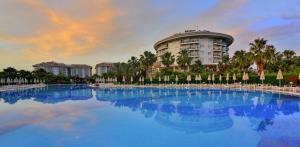 Bazén v ubytování Seaden Sea World Resort & Spa nebo v jeho okolí