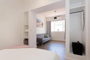Gallery image of Emu at White Gum Lodge in Fremantle +10 photos